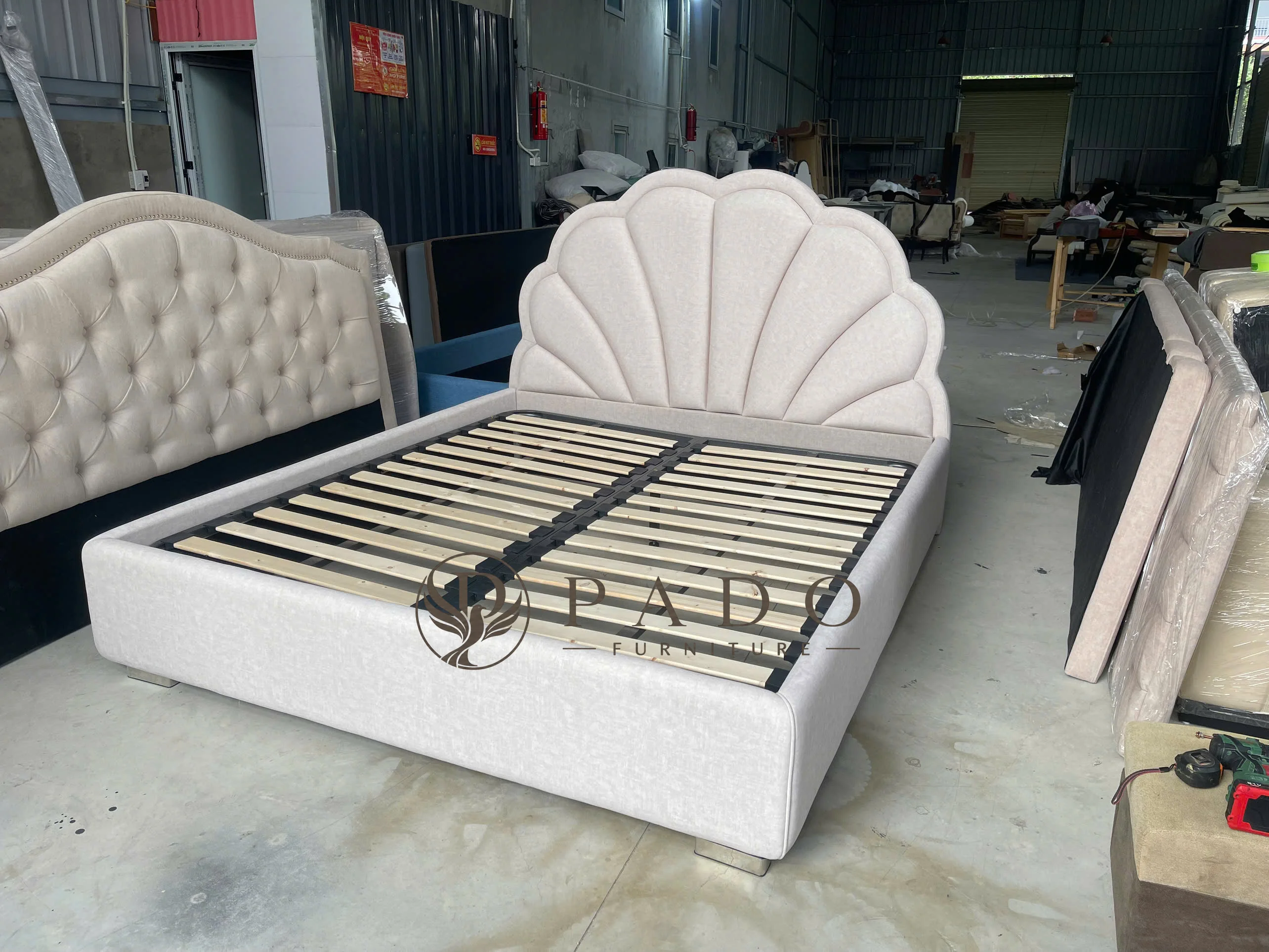 Giường bọc vải đầu vỏ sò PD-23