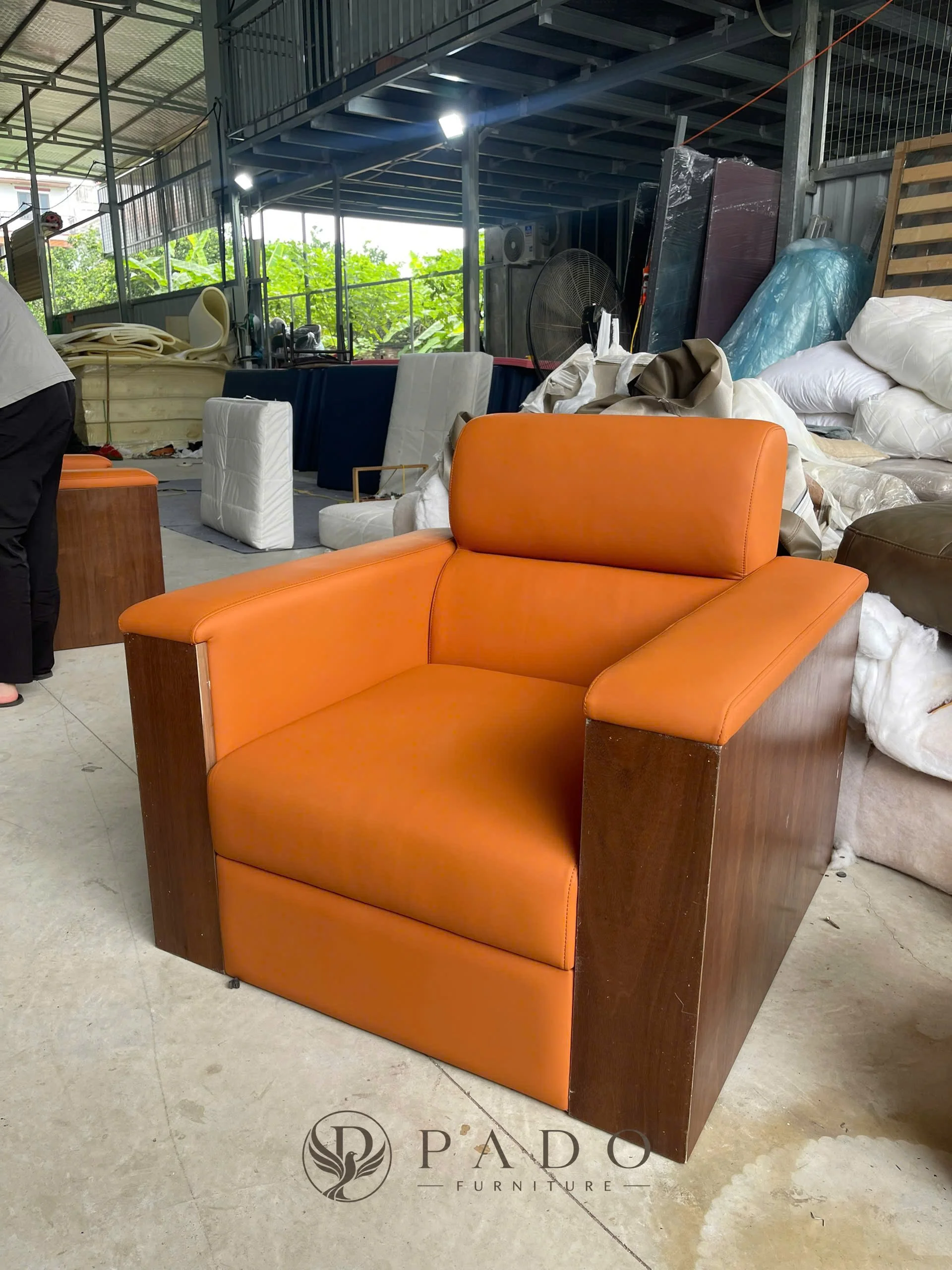 Sofa da nâu đất nổi bật - ảnh sản phẩm