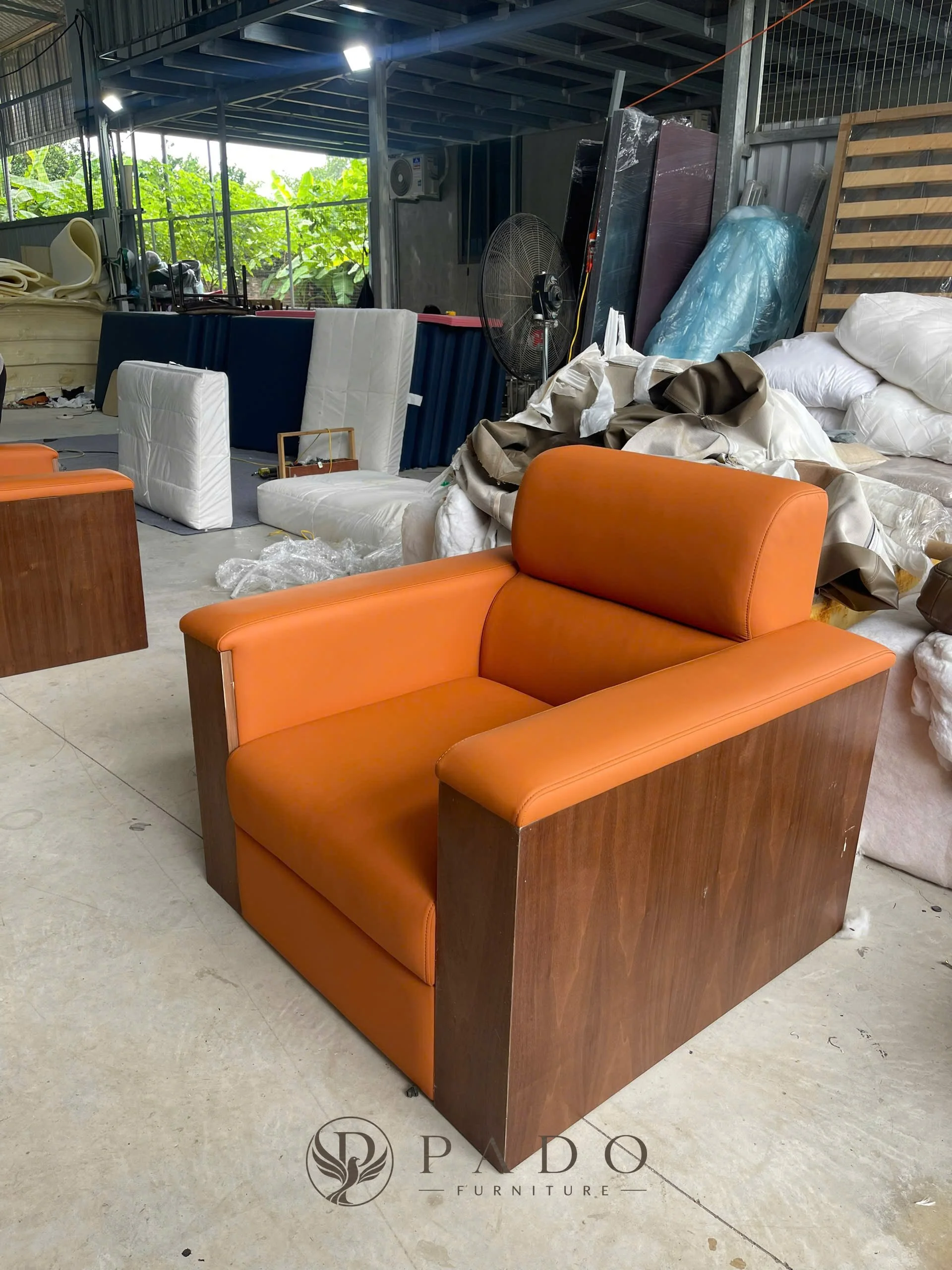 Sofa da nâu đất nổi bật - ảnh sản phẩm